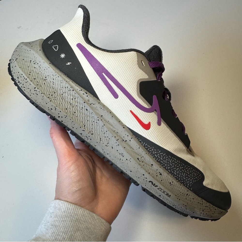 Nike Pegasus 39 Shield Weatherised Road Running Storm Tread Shoes Women’s size 9